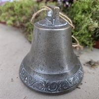 juleklokke-malm-grønsortfarve-gammel-svensk-julepynt-Mora